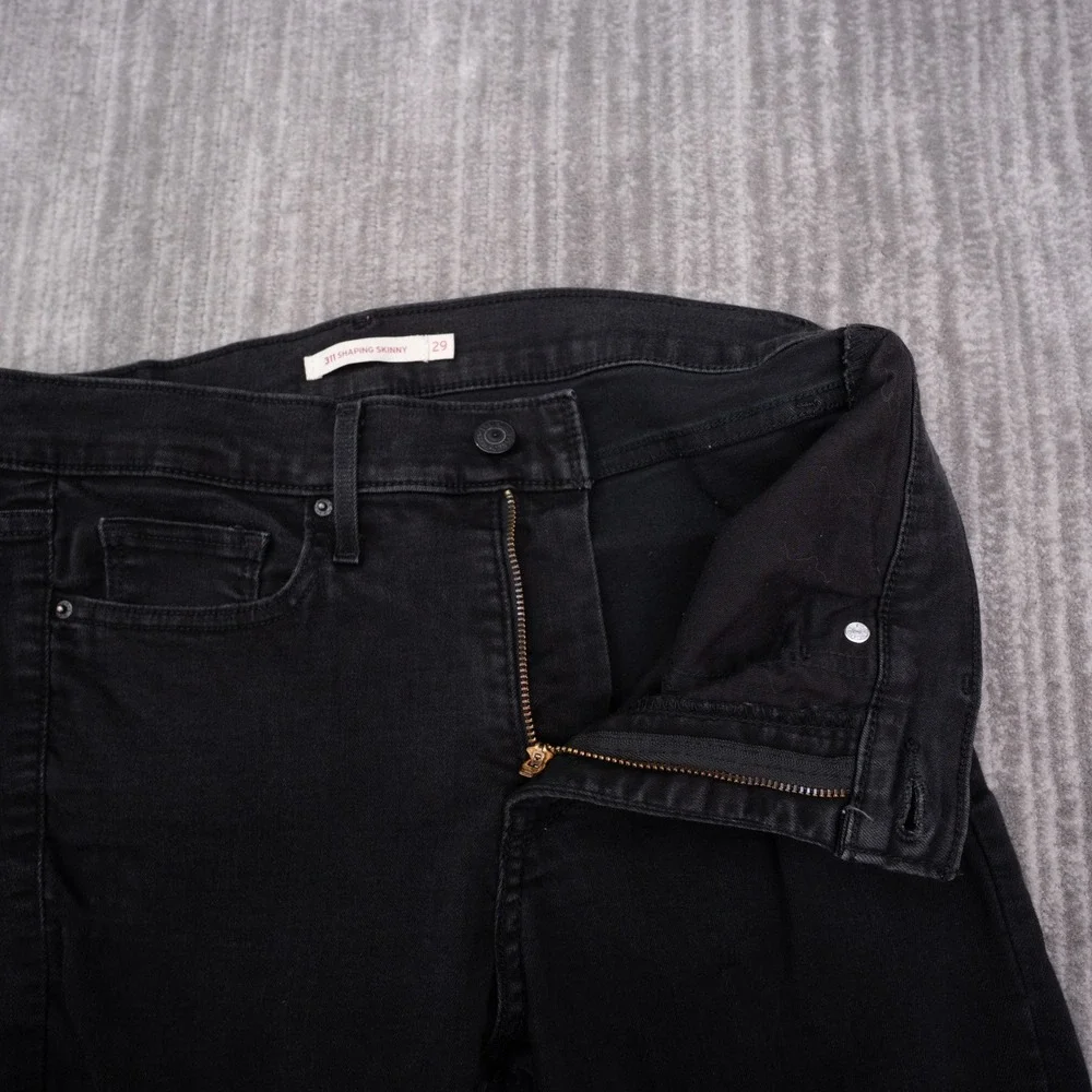 Levis levi 311